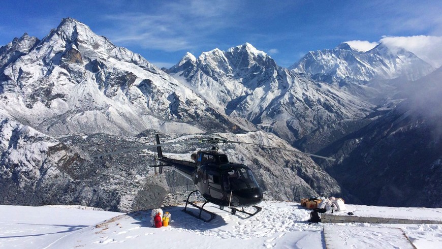 Everest Heli Tour with Champagne Breakfast.